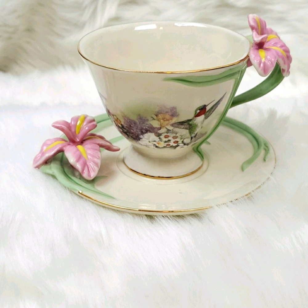 Lena Liu Daffodil Concerto Teacup Saucer Bradford Edition Floral Collectible Dis